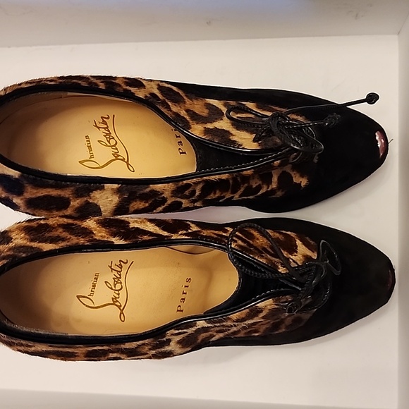 Christian Louboutin‘s pony’s - Picture 4 of 6